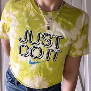 BLEACHED NIKE CROP TOP
